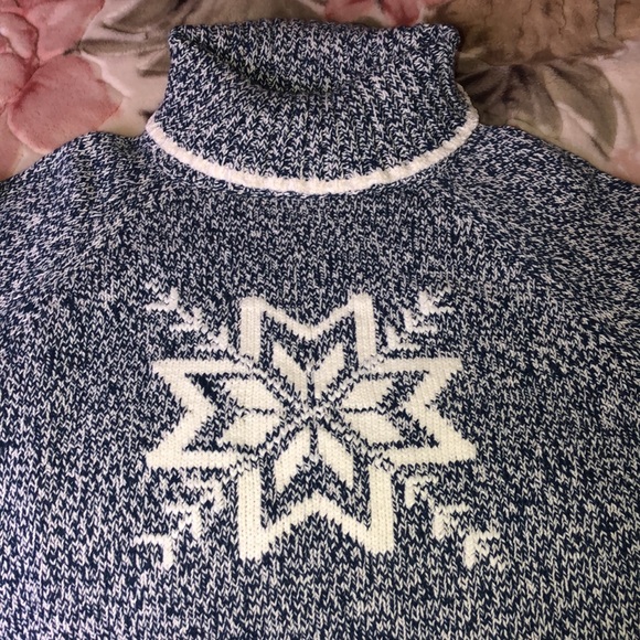 Liz Claiborne Turtleneck Sweater - Picture 3 of 5